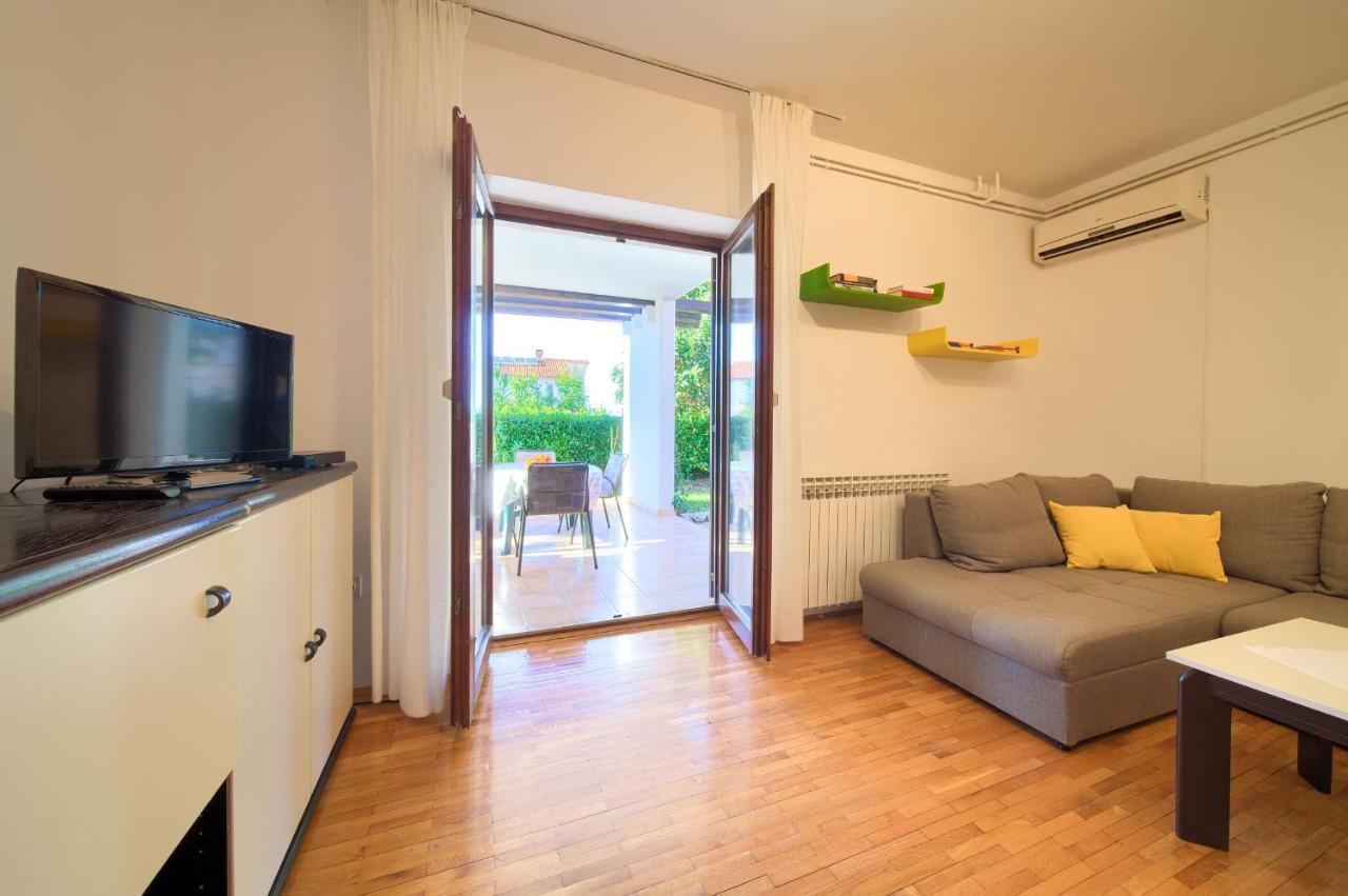 Apartments Meri Njivice Kültér fotó