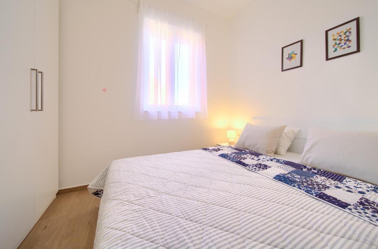 Apartments Meri Njivice Kültér fotó