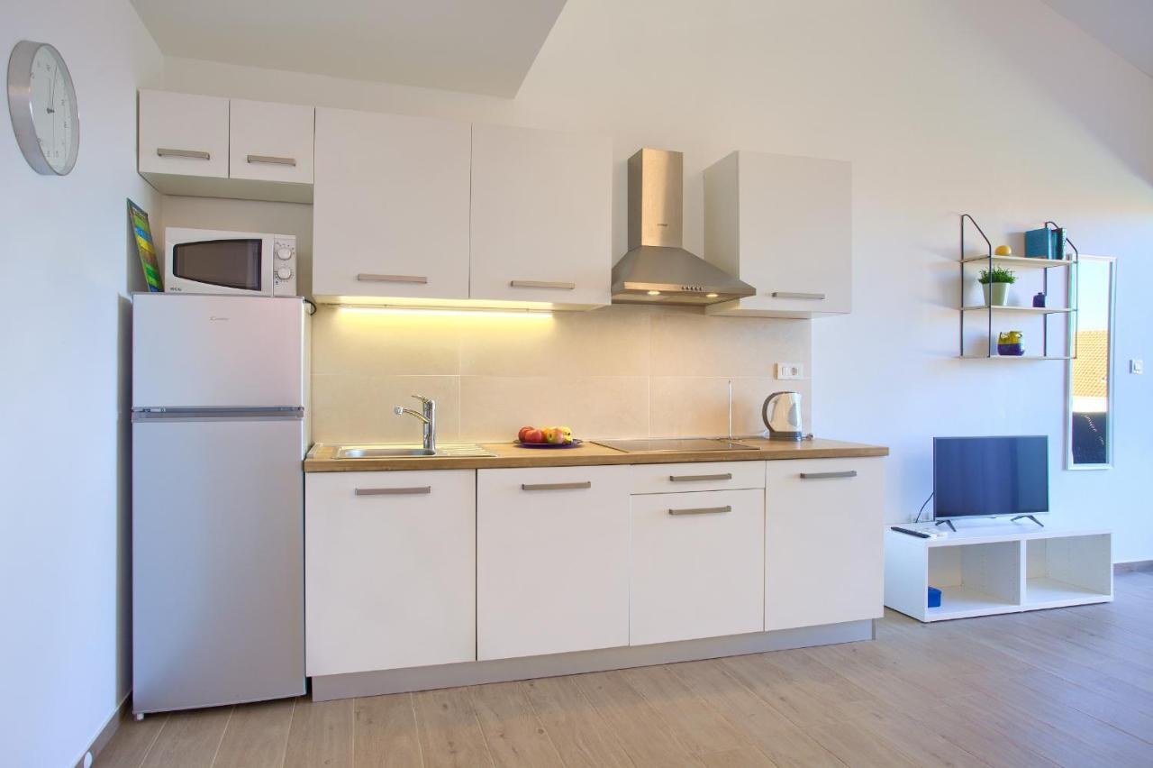 Apartments Meri Njivice Kültér fotó